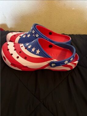 CROCS Men’s Red, White & Blue American Flag Clog Sandals